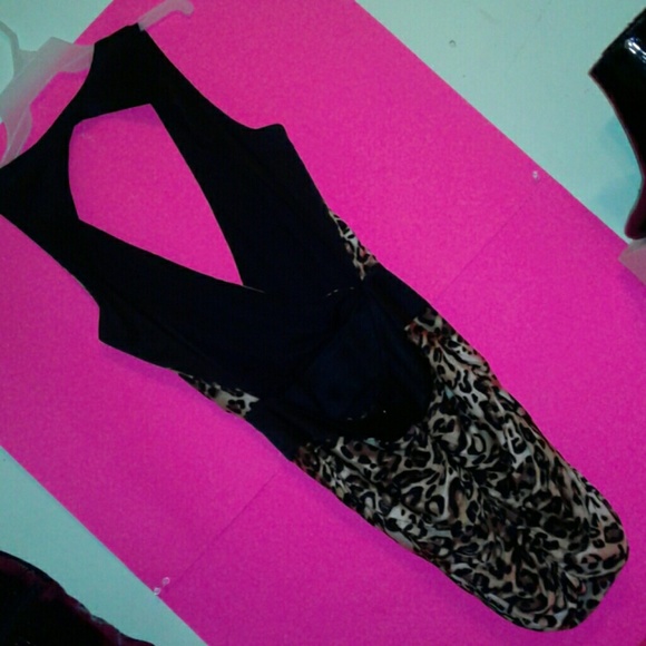 SM BEBE DRESS BACK OUT FRONT LOW CUT LEOPARD PRINT - Picture 6 of 8